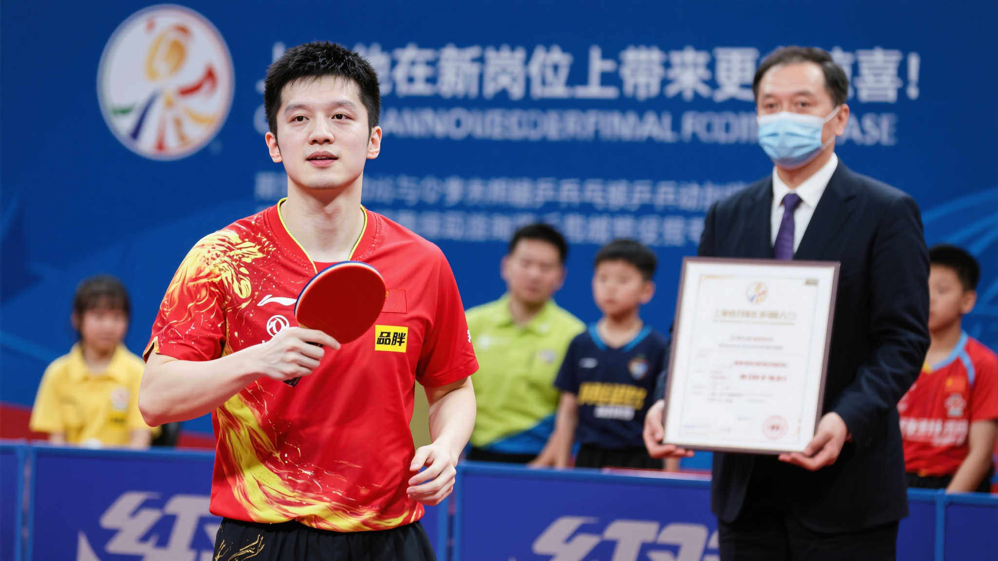 冠舞台的小 冠舞台的小