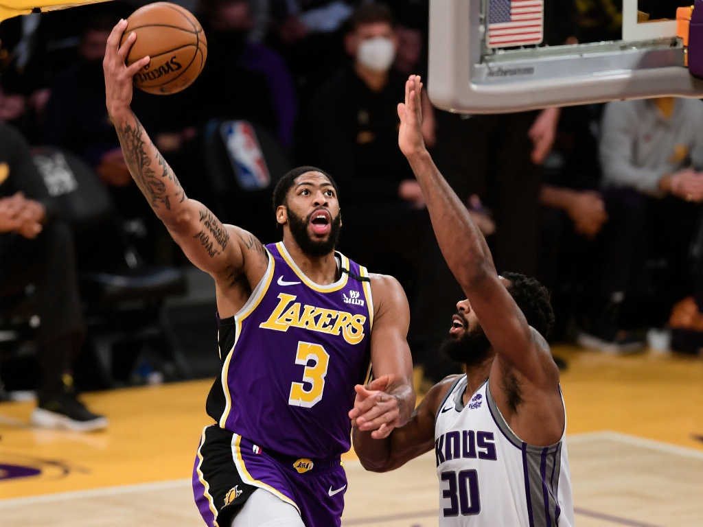 球员配合默 球员配合默